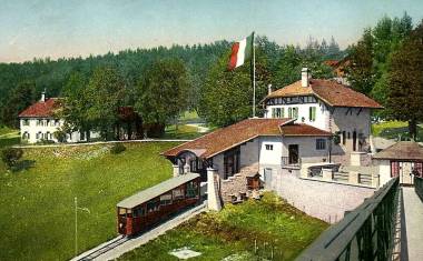 Funiculaire Neuchâtel - Chaumont - Standseilbahn Chaumont - Wagen vor der Bergstation