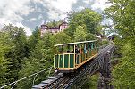 Giessbachbahn Standseilbahn Giessbach - Wagen der Giessbachbahn in neuen, historischen Farben