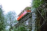 Giessbachbahn im Jahr 1972 - die roten Wagen sind unterwegs - Foto Jean-Henri Manara