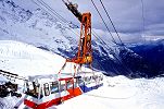 Metro Alpin - Saas Fee Standseilbahn Felskinn - Mittel Allalin - schon die ersten Wagen kamen 1984 mit der Luftseilbahn zur Talstation Felskinn