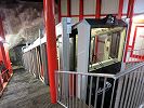 Metro Alpin - Bergstation Mittel Allalin - Standseilbahn Saas Fee Felskinn - Mittel Allalin - der neue Wagen 2 im Jahr 2024 in der höchsten Station einer öffentlichen Standseilbahn weltweit auf 3445 MüM. - Weltrekord