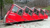 Stoosbahn Standseilbahn Stoos - Endstation - Wagen nach dem Ende der alten Stoosbahn abgestellt neben der Talstation