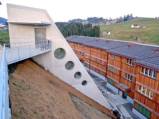 Neue öffentliche Standseilbahn Schrägaufzug Teufen Sammelbüel - Foto Markus Seitz