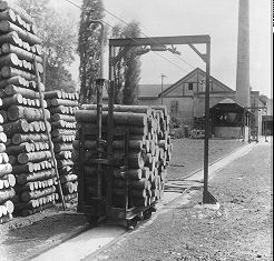 Papierfabrik Utzensdorf Standseilbahn für Material - Foto Archiv standseilbahnen.ch