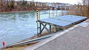 Ein spezieller Schrägaufzug beim Kraftwerk Laufenburg dient als Boottransportanlage - Foto Markus Seitz Archiv standseilbahnen.ch
