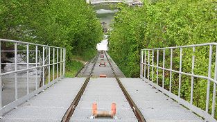 Kraftwerk Wettingen-Neuenhof Trassee der Standseilbahn für Boote und Schiffe - Boottransportanlage - Foto Markus Seitz Archiv standseilbahnen.ch