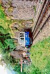 Artilleriewerk Barbara bei Goldau - Schrägaufzug für Material - Bergstation Schrägaufzug links und Rigibahn rechts - Foto Archiv standseilbahnen.ch