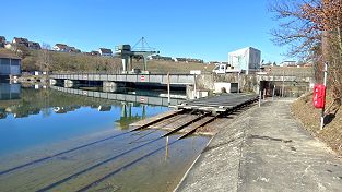 Kraftwerk Rheinau Stauwehr Boottransportanlage - Foto Markus Seitz Archiv standseilbahnen.ch